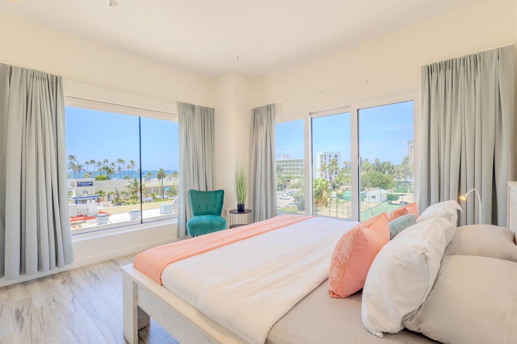 Luxury Ocean Views Condo In Palm Beach Exterior photo