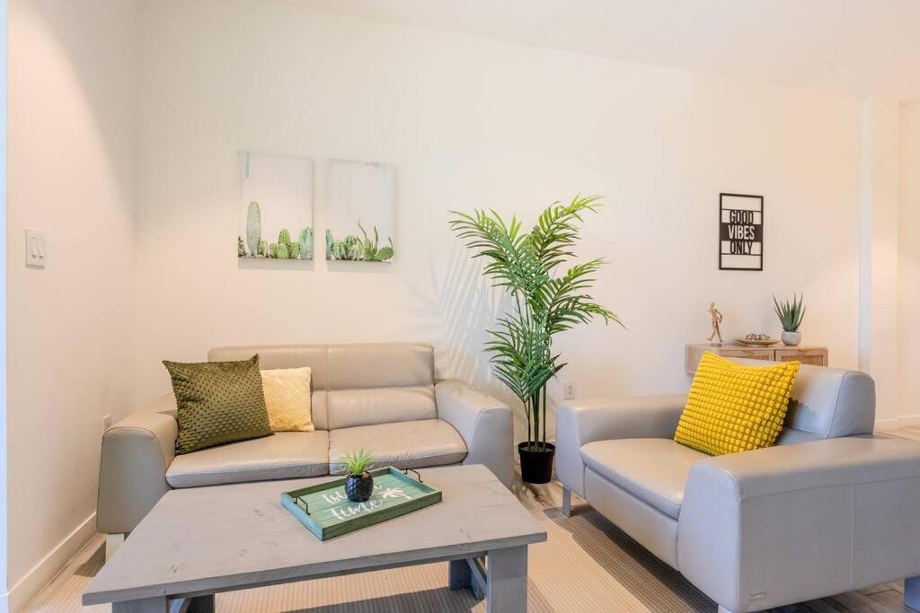 Luxury Ocean Views Condo In Palm Beach Exterior photo